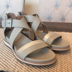 Sofft leather taupe sandals Sz 7